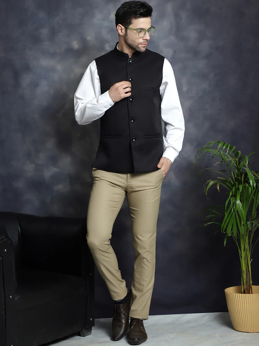Elegant Solid Color Indian Waistcoat for Men (Black) - Image 5